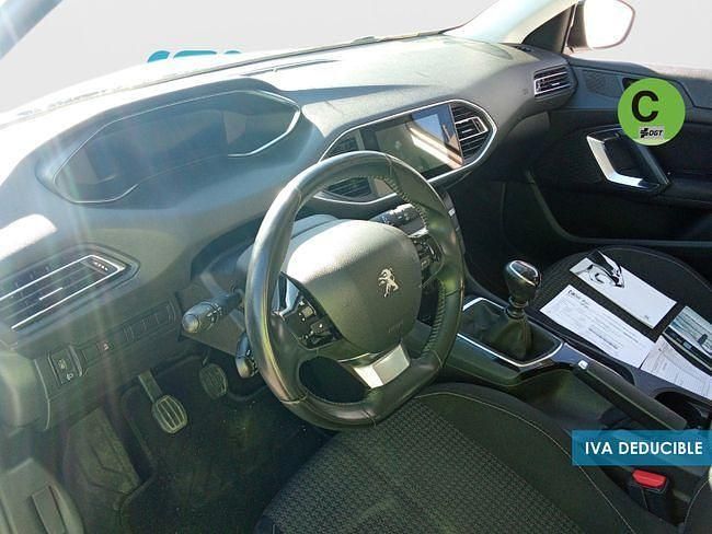 Usado Peugeot 308 Active 130 CV (95 kW) 2021 Blanco