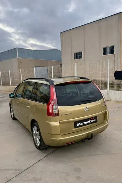 Usado Citroën Grand C4 Picasso Exclusive 110 CV (80 kW) 2007 Amarillo Monovolumen
