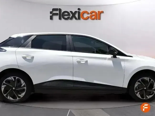 Usado MG MG5 EV 125 kW (170 CV) 2023 Blanco Familiar