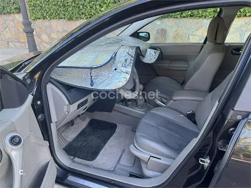 Usado Renault Mégane II Privilege 120 CV (88 kW) 2003 Negro Berlina