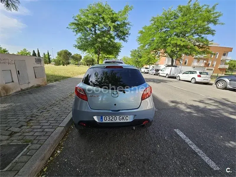 Usado Mazda 2 Active 68 CV (50 kW) 2008 Azul Utilitario
