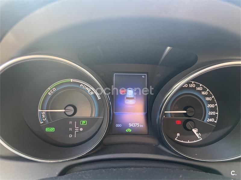 Usado Toyota Auris Hybrid Business Edition 136 CV (100 kW) 2018 Blanco Berlina