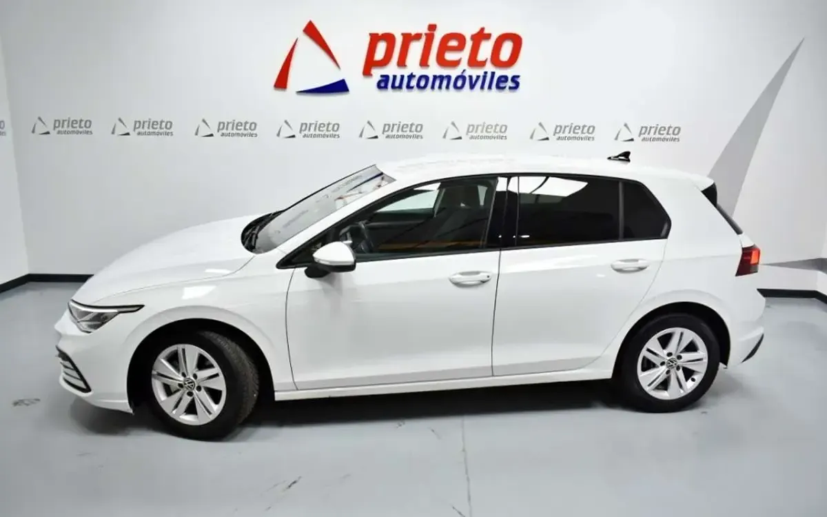 Usado VW Golf VII Life 150 CV (110 kW) 2021 Blanco Utilitario