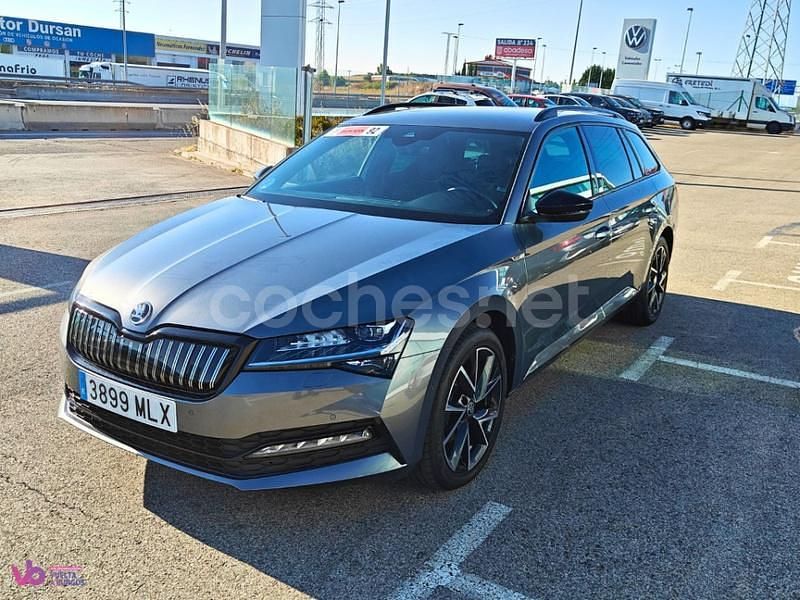 Naranja Usado 2023 Skoda Superb SportLine Familiar | 32.900 € (Buen precio) - Imagen 1/4