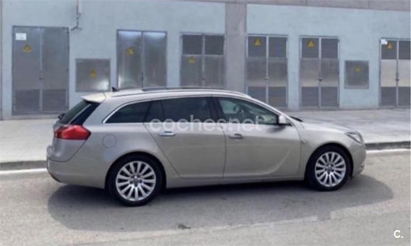 Usado Opel Insignia Cosmo 160 CV (117 kW) 2010 Beige Familiar