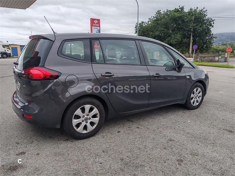 Usado Opel Zafira Tourer Expression 120 CV (88 kW) 2015 Gris / plata Monovolumen
