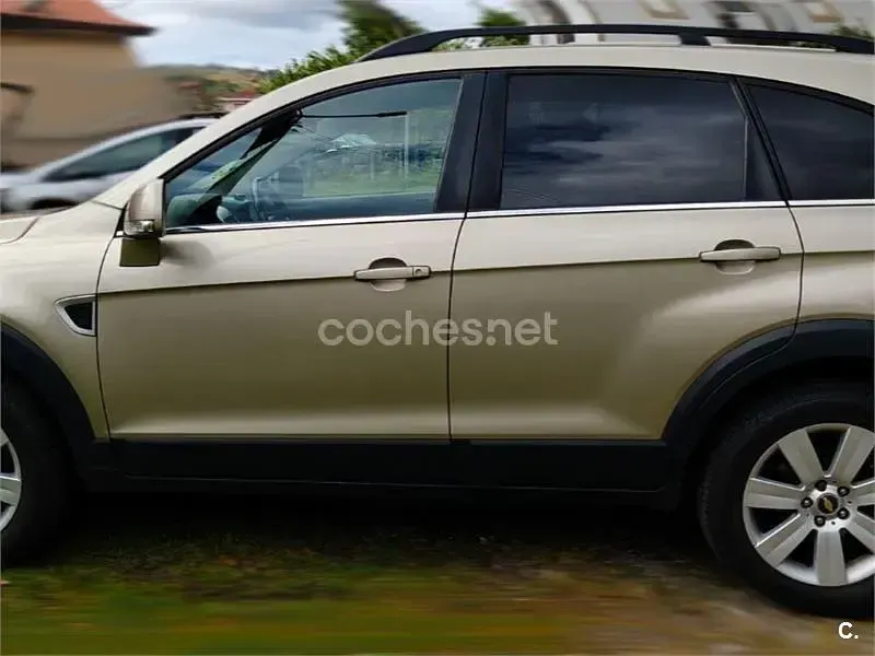 Usado Chevrolet Captiva 150 CV (110 kW) 2008 Beige SUV