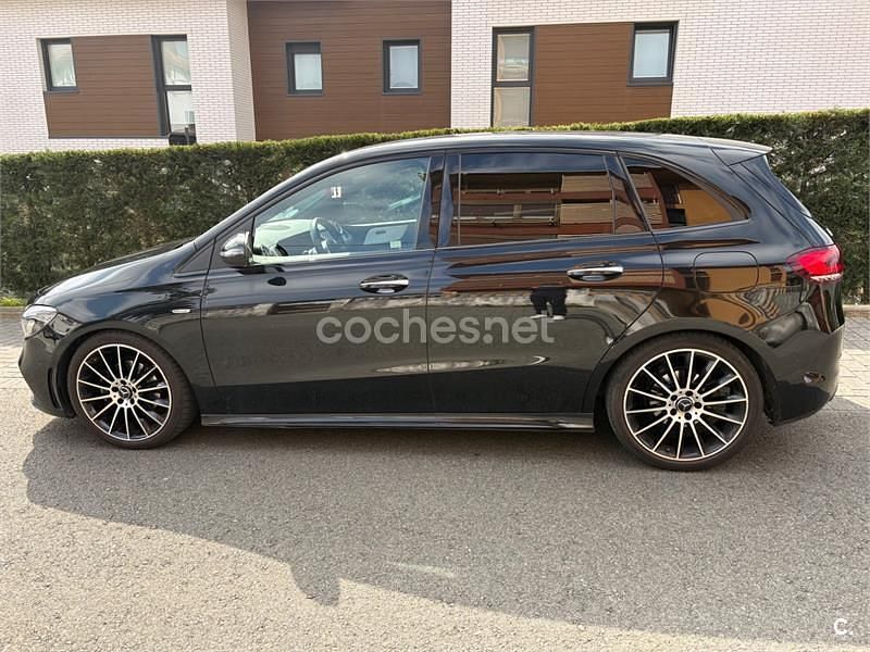 Usado Mercedes B180 136 CV (100 kW) 2021 Negro Monovolumen