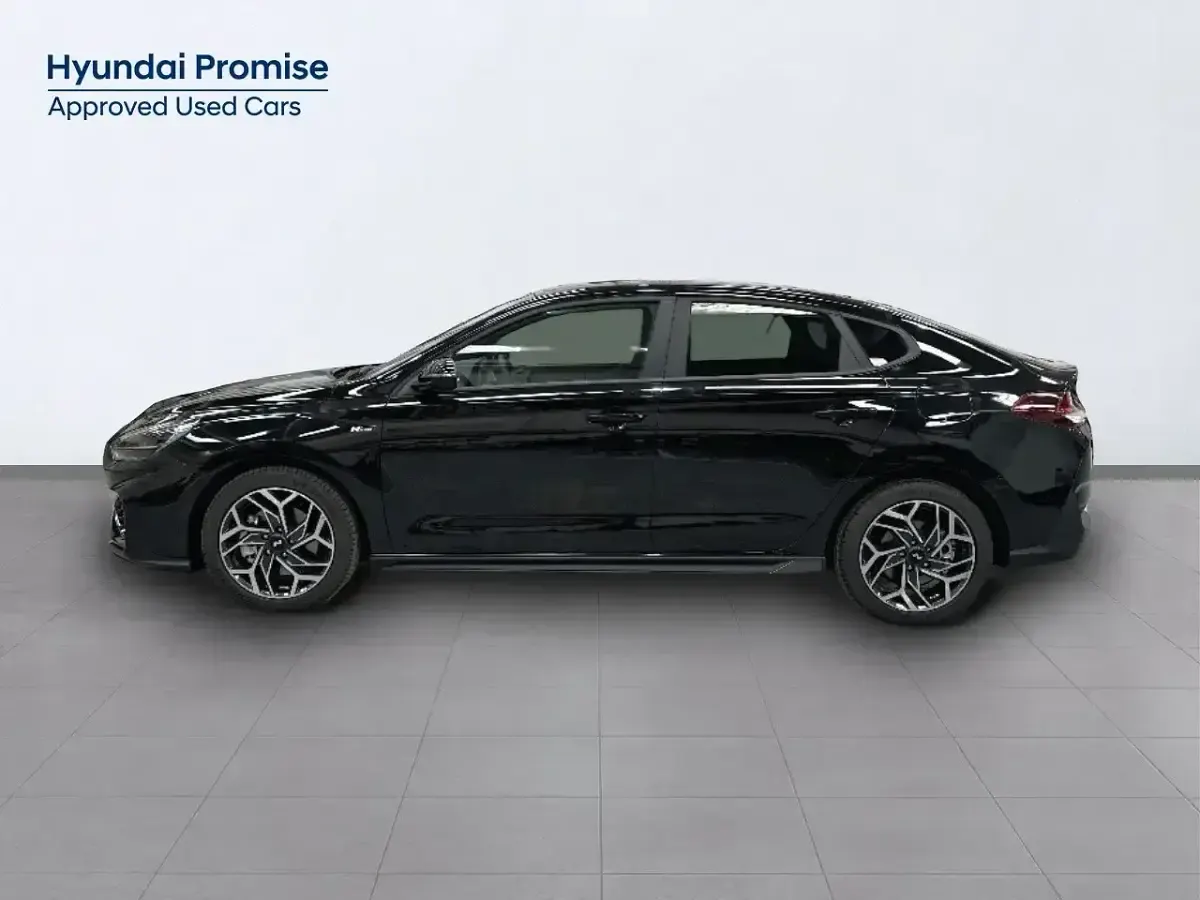 Nuevo Hyundai i30 N Line 100 CV (73 kW) 2026 Negro