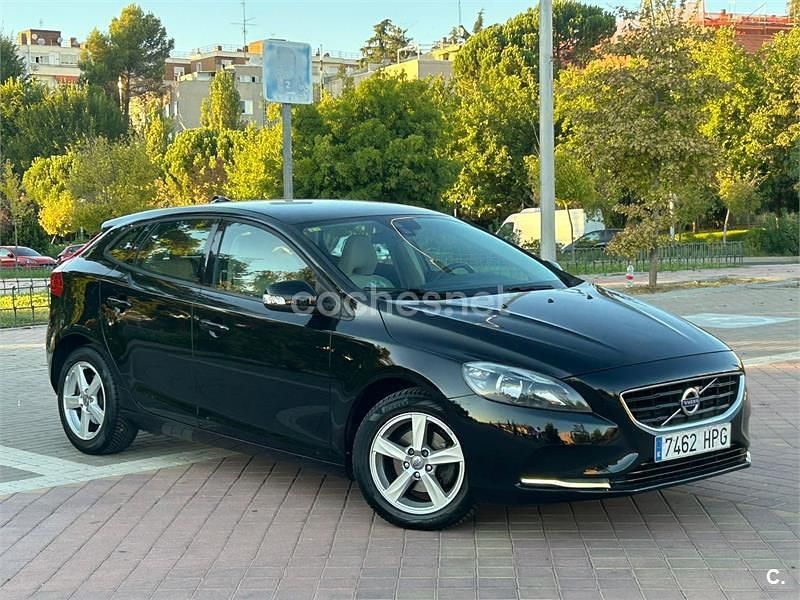 Negro Usado 2013 Volvo V40 Momentum Familiar | 7900 € (Precio justo) - Imagen 1/4