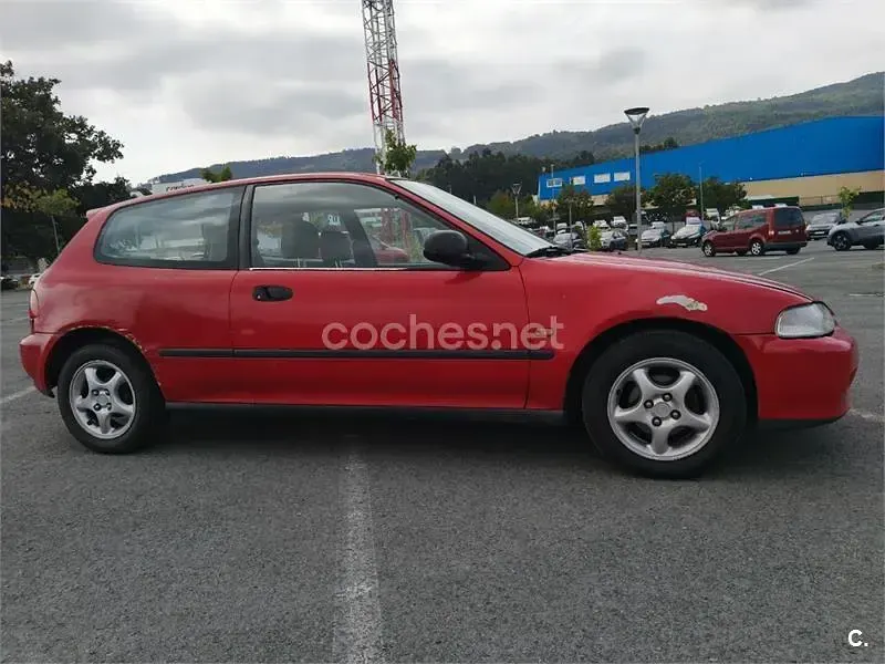 Usado Honda Civic 90 CV (66 kW) 1995 Rojo Berlina