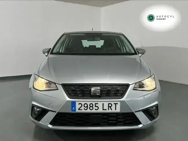 Usado Seat Ibiza Style 80 CV (58 kW) 2021 Gris Utilitario