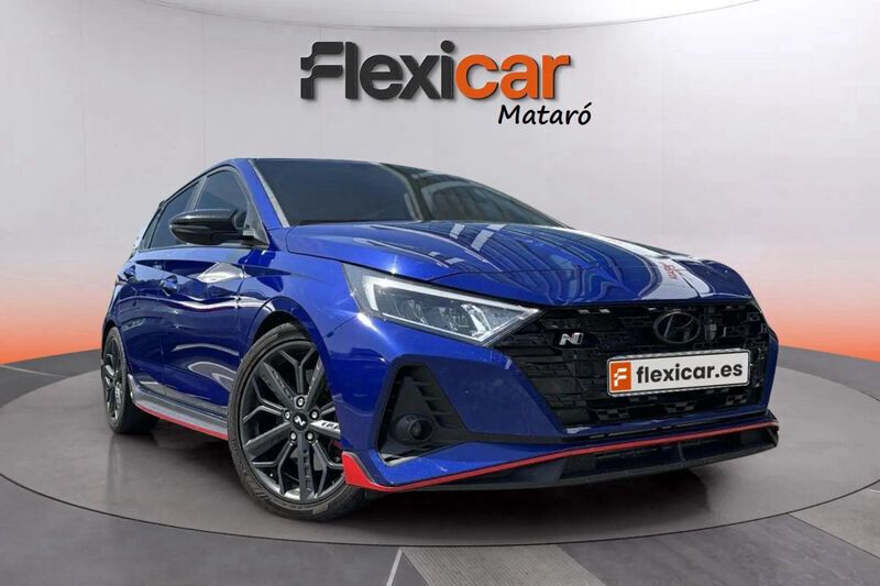 Azul Usado 2021 Hyundai i20 Berlina | 23.690 € - Imagen 1/4