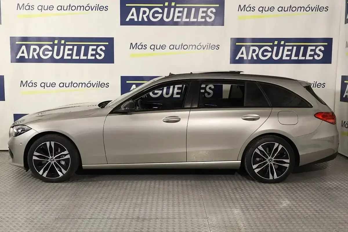 Usado Mercedes C300 313 CV (230 kW) 2022 Gris Familiar
