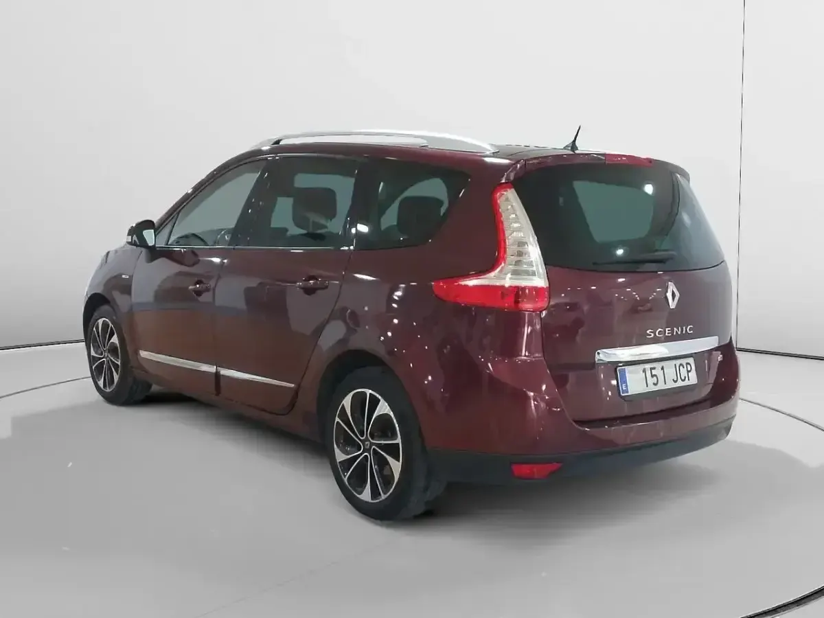 Usado Renault Scénic LIMITED 130 CV (95 kW) 2015 Marrón Monovolumen