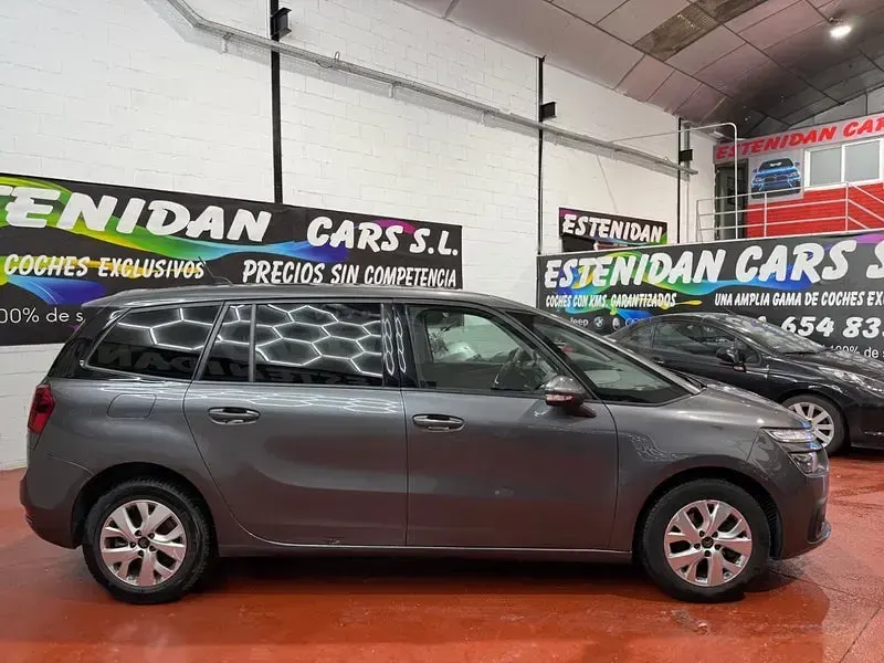 Usado Citroën C4 SpaceTourer Feel 130 CV (95 kW) 2020 Gris / plata Monovolumen