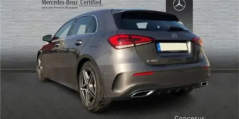 Usado Mercedes A200 163 CV (119 kW) 2022 Gris Utilitario