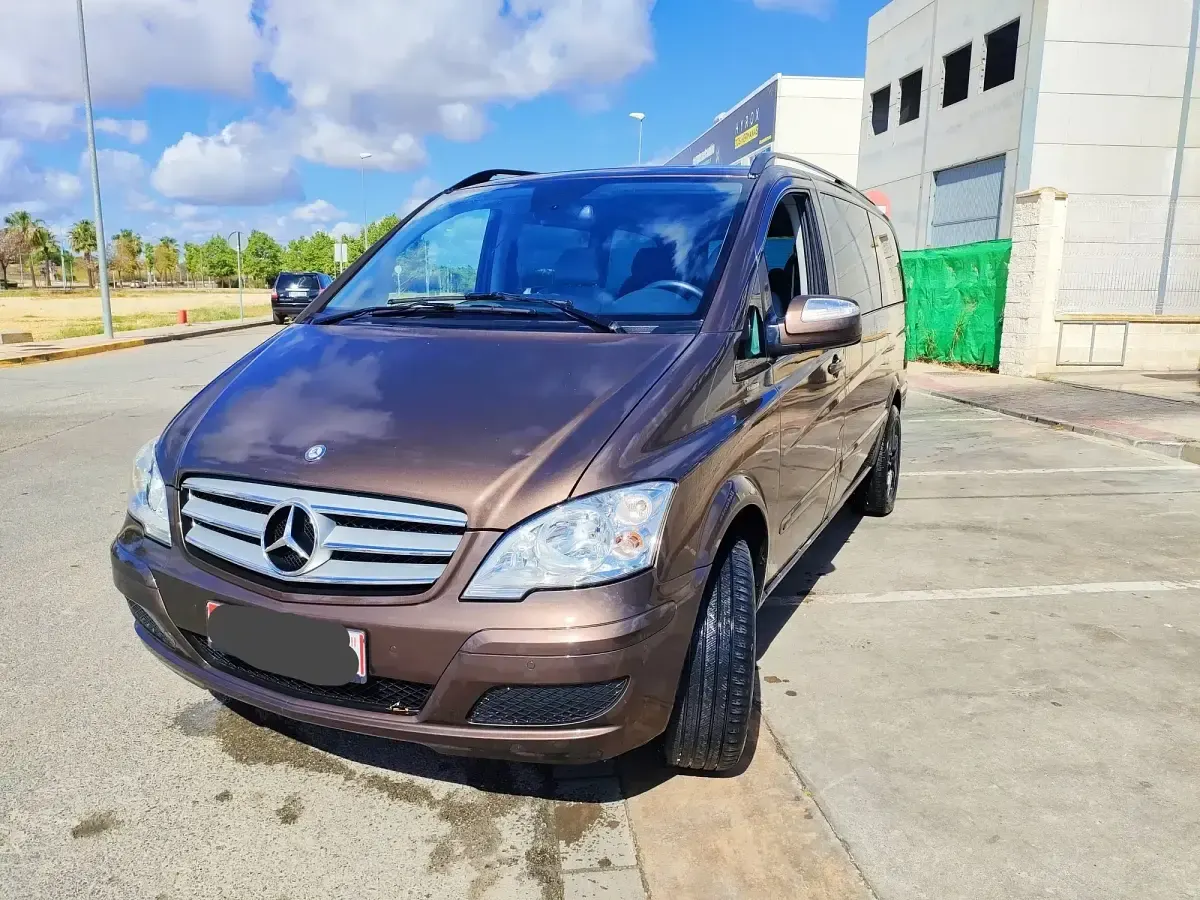 Usado Mercedes Viano 163 CV (119 kW) 2014 Marrón Monovolumen