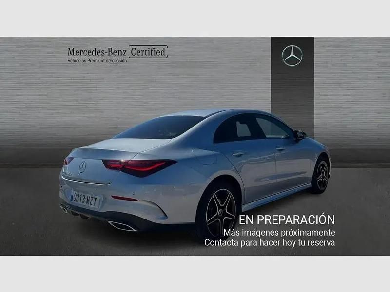 Usado Mercedes CLA250e 218 CV (160 kW) 2024 Plata hightech Berlina