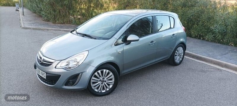 Gris claro Usado 2012 Opel Corsa | 4500 € (Precio justo) - Imagen 1/4