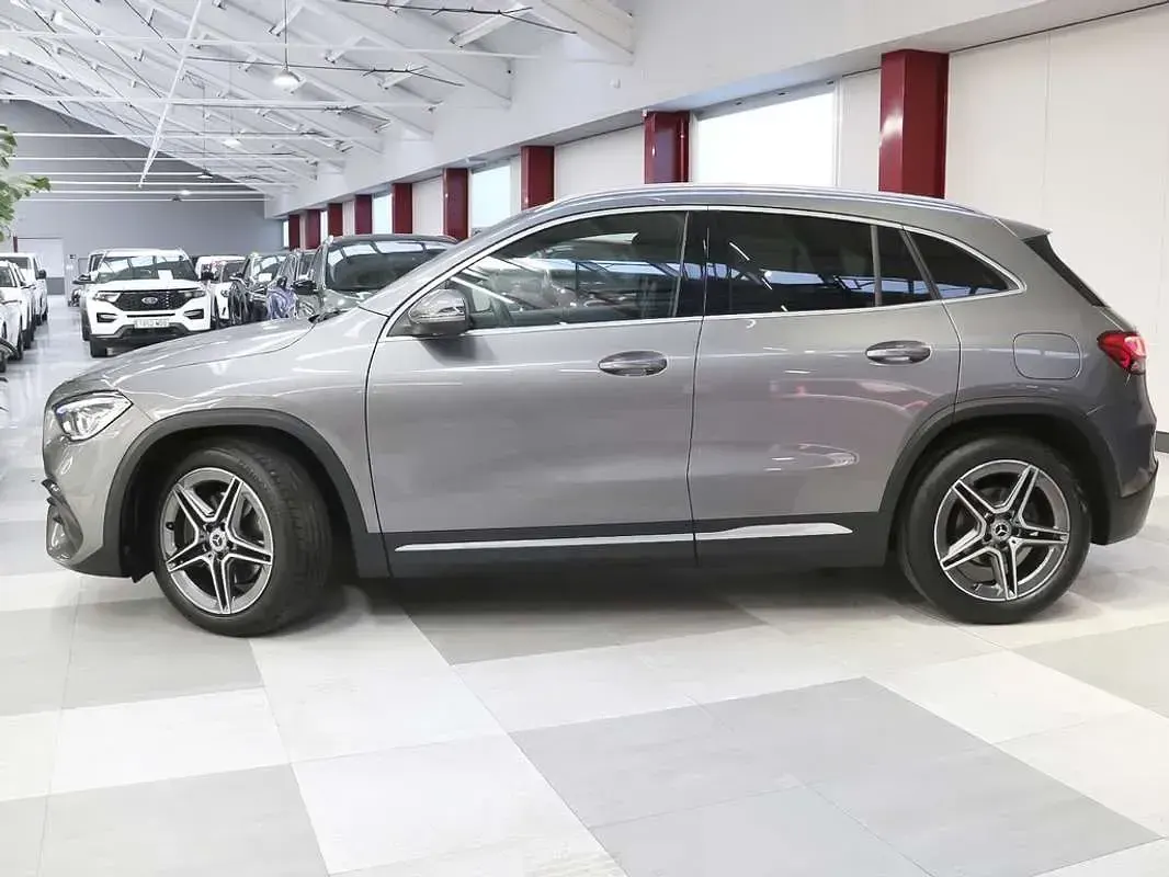 Usado Mercedes GLA200 150 CV (110 kW) 2022 Gris SUV