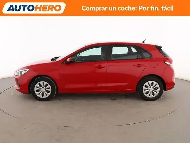 Usado Hyundai i30 120 CV (88 kW) 2017 Rojo Berlina