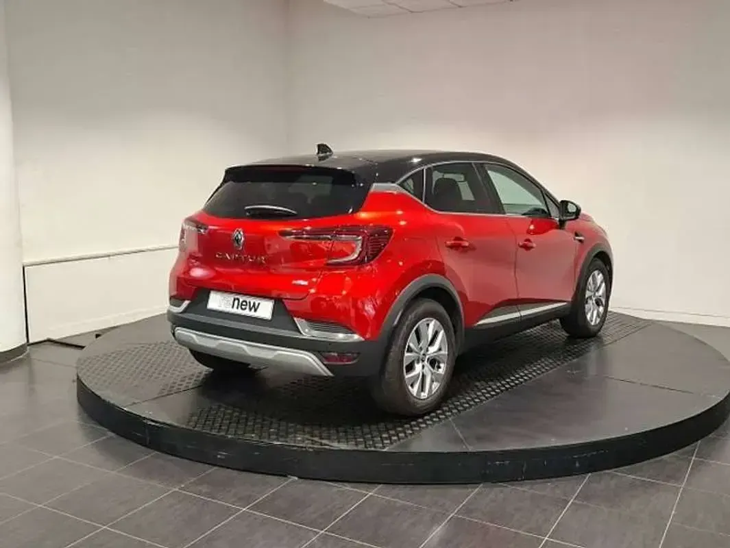 Usado Renault Captur Zen 143 CV (105 kW) 2022 Rojo SUV