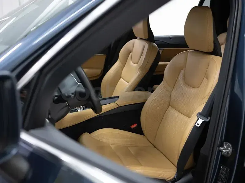 Usado Volvo XC90 Plus 235 CV (172 kW) 2023 Azul SUV