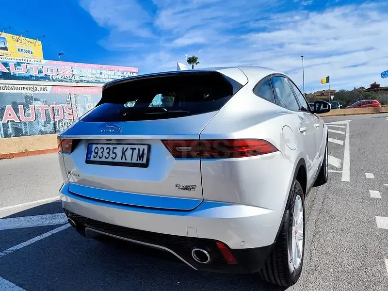 Usado Jaguar E-Pace S 150 CV (110 kW) 2019 Gris / plata SUV