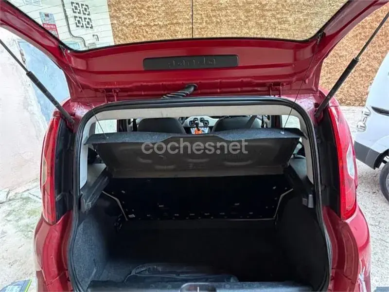 Usado Fiat Panda Easy 69 CV (50 kW) 2016 Rojo Utilitario