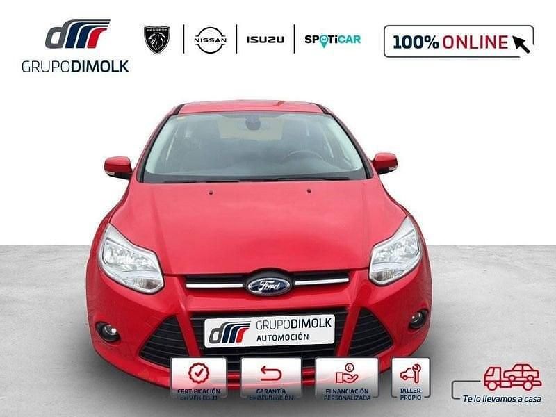 Usado Ford Focus Titanium 115 CV (84 kW) 2012 Rojo Utilitario