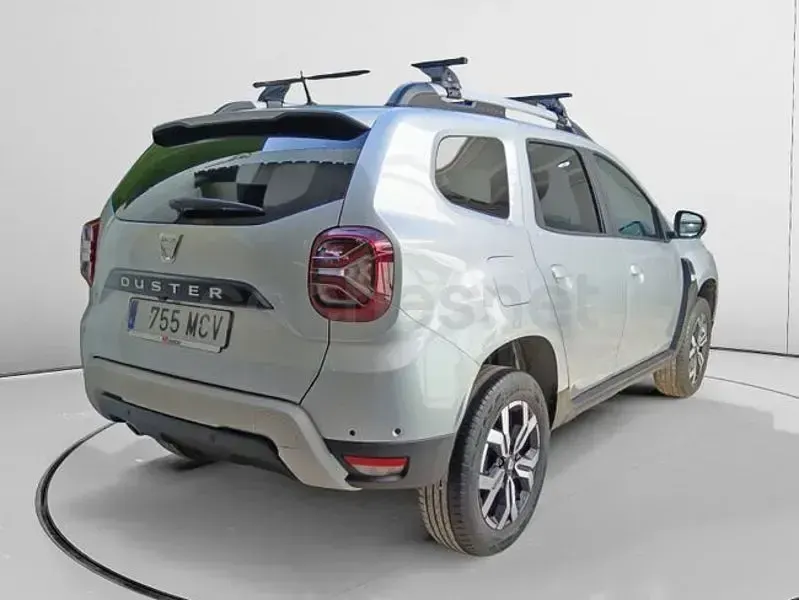 Usado Dacia Duster Prestige 115 CV (84 kW) 2022 Gris / plata SUV