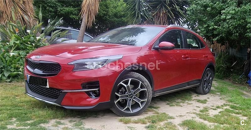 Usado Kia XCeed 136 CV (100 kW) 2021 Granate SUV