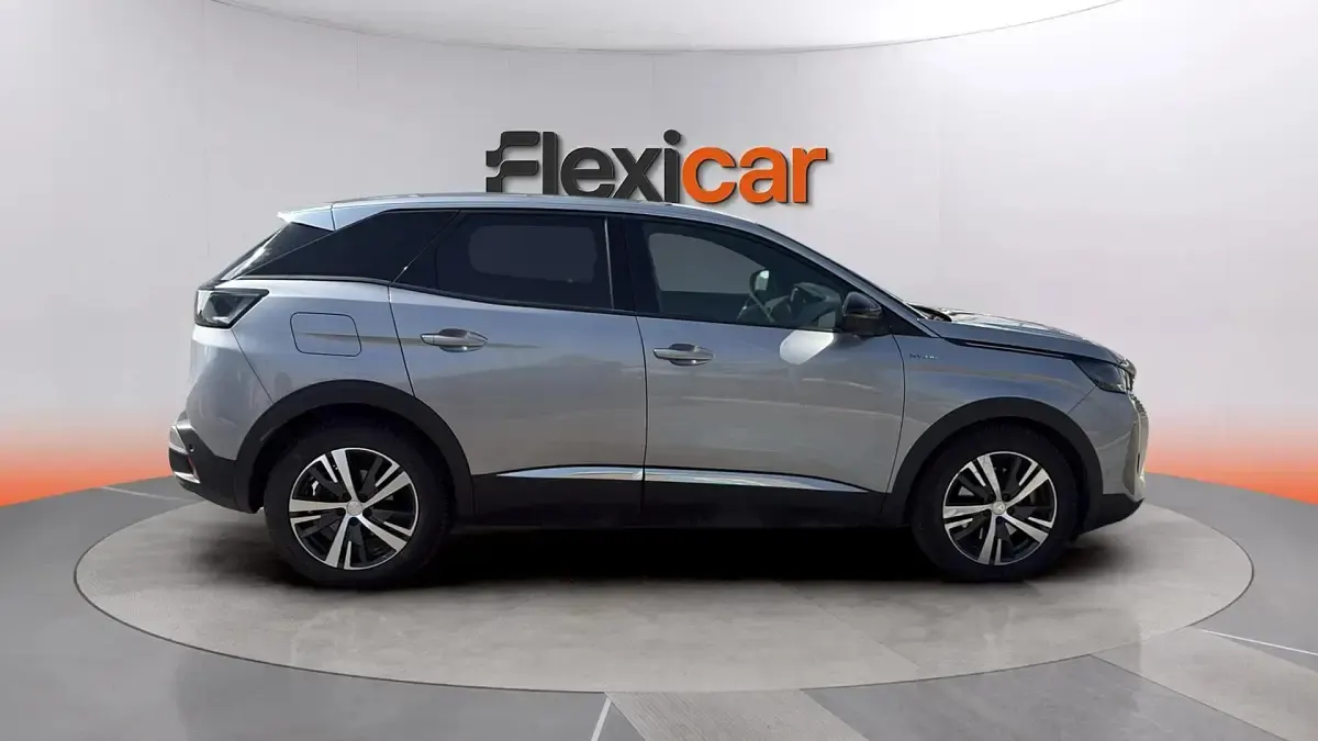 Usado Peugeot 3008 Allure 226 CV (166 kW) 2023 Gris SUV