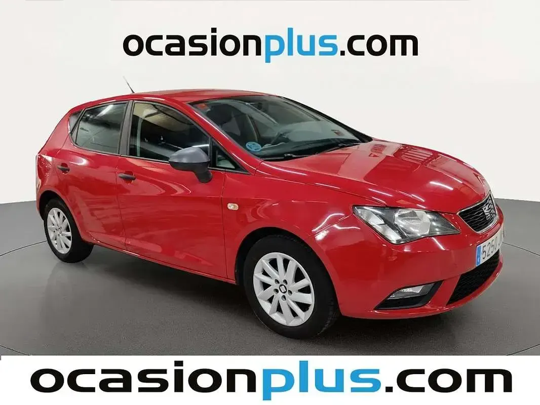 Usado Seat Ibiza Reference 75 CV (55 kW) 2016 Rojo Utilitario