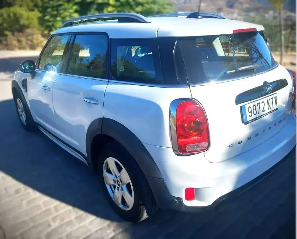 Usado Mini One Countryman 102 CV (75 kW) 2019 Blanco SUV