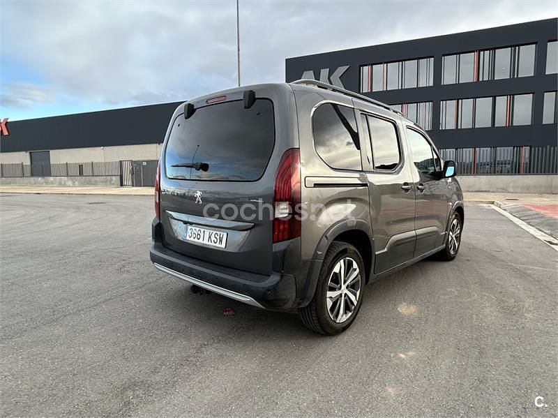 Usado Peugeot Rifter GT-line 130 CV (95 kW) 2019 Gris / plata Monovolumen