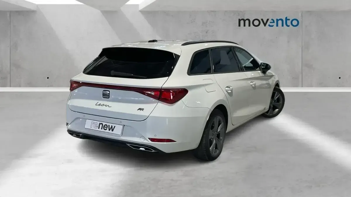 Usado Seat Leon FR 110 CV (80 kW) 2023 Blanco Familiar