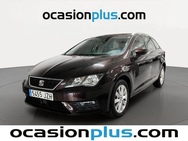 Usado Seat Leon Style 150 CV (110 kW) 2017 Violeta Monovolumen