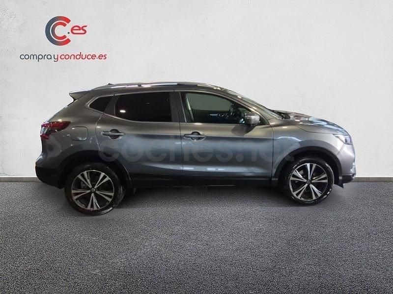 Usado Nissan Qashqai Visia 130 CV (95 kW) 2018 Gris / plata SUV