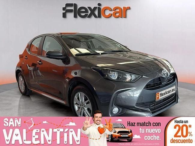 Gris Usado 2024 Toyota Yaris Edition Berlina | 17.990 € (Precio justo) - Imagen 1/4