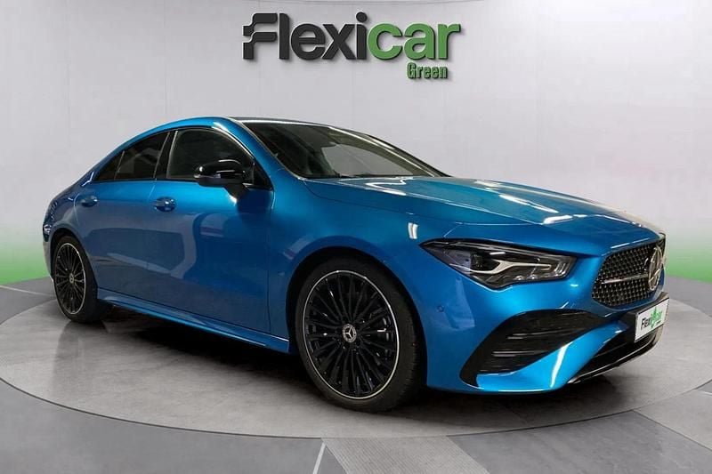 Usado Mercedes CLA220 190 CV (139 kW) 2025 Azul Berlina