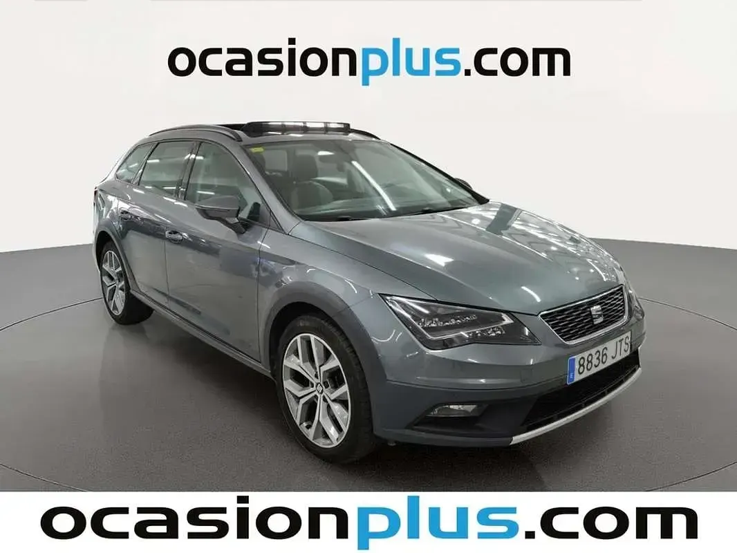 Usado Seat Leon 4Drive 184 CV (135 kW) 2016 Gris SUV