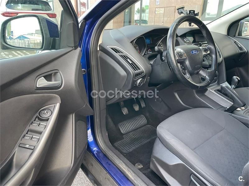 Usado Ford Focus Trend 125 CV (91 kW) 2014 Azul Berlina