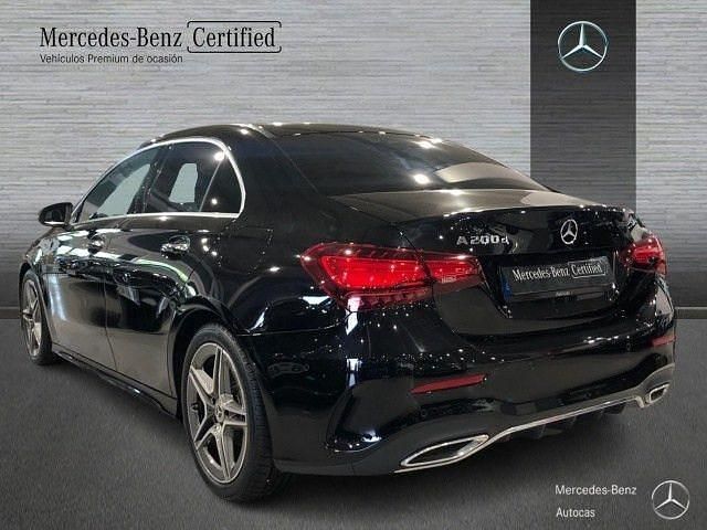 Usado Mercedes A200 AMG line 150 CV (110 kW) 2023 Negro noche