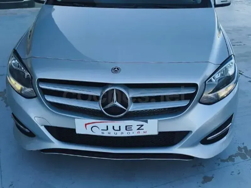 Begagnad Mercedes B180 109 HK (80 kW) 2018 Grå Minibuss