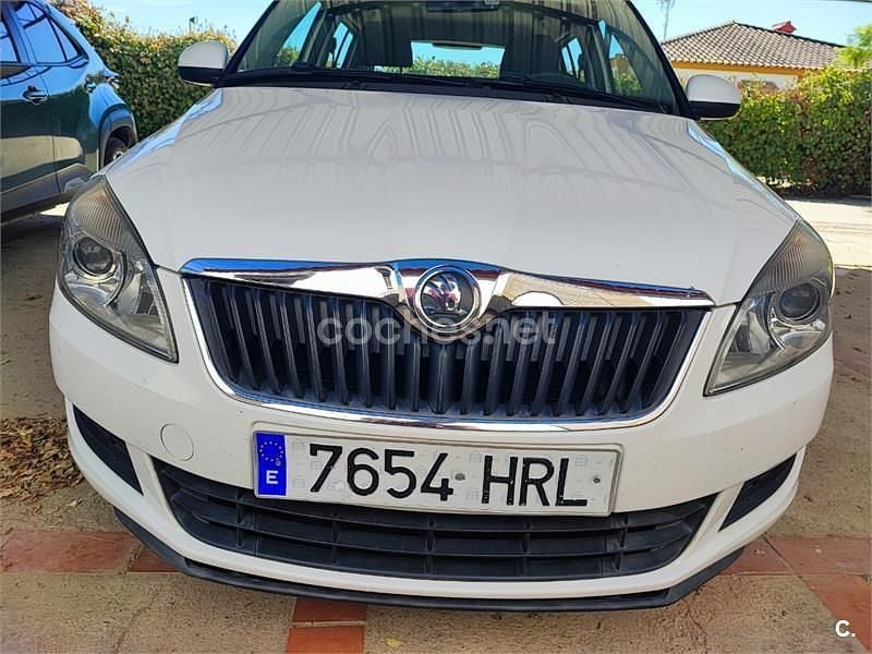 Usado Skoda Fabia Ambition 60 CV (44 kW) 2013 Blanco Berlina