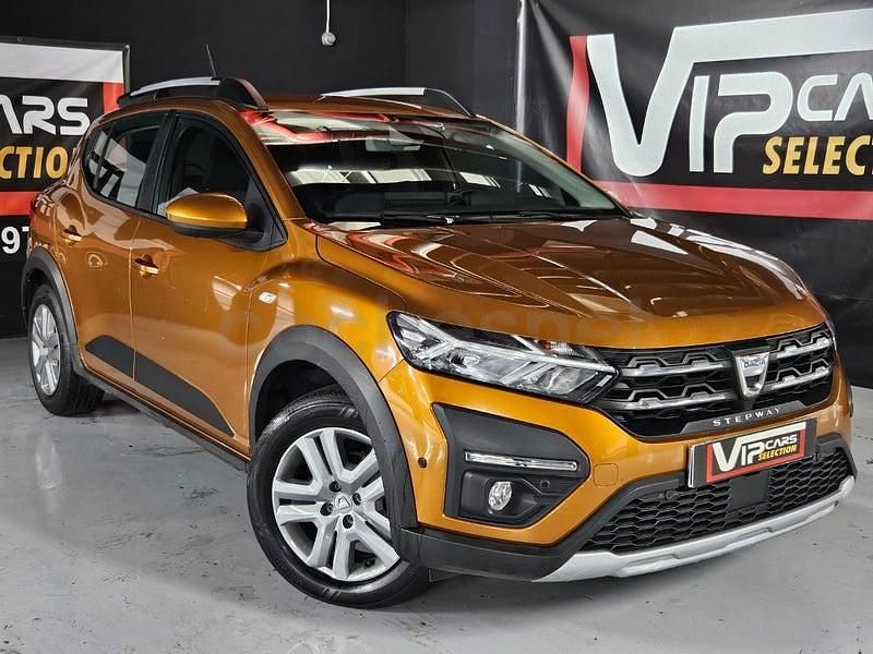 Usado Dacia Sandero Essentiel 91 CV (66 kW) 2022 Naranja Berlina