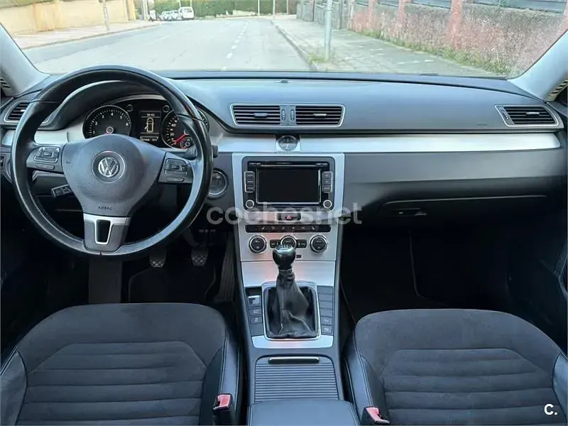 Usado VW Passat Highline 160 CV (117 kW) 2012 Blanco Familiar