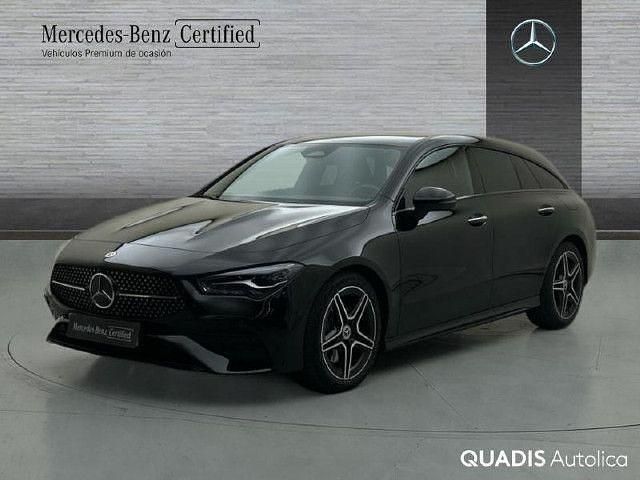Usado Mercedes CLA200 Shooting Brake AMG line 150 CV (110 kW) 2025 Negro Familiar